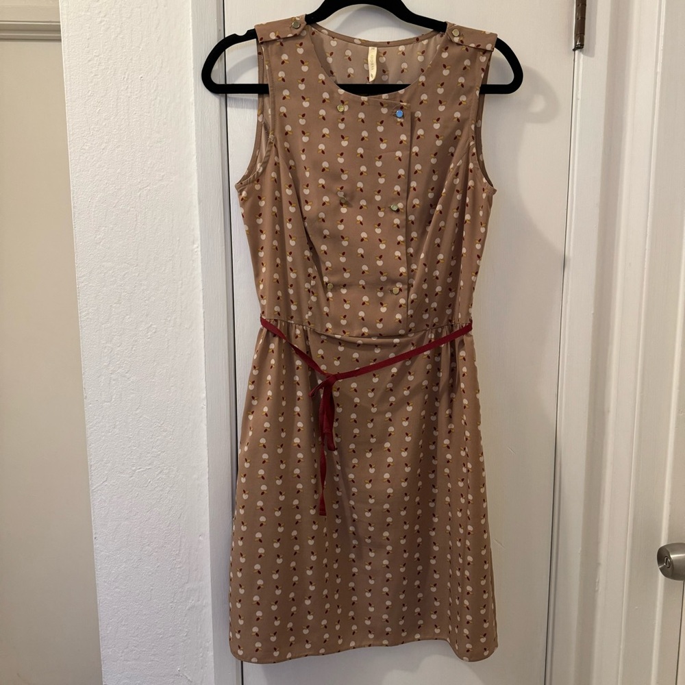 Retro style midi dress with apple print